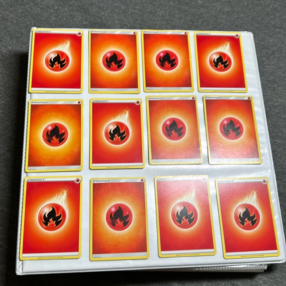 lot of 39 fire pokémon cards